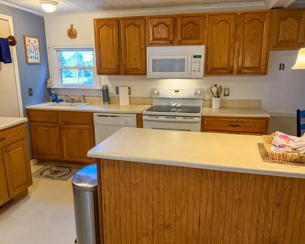 $180,000 | 190 West Franklin Road, Franklin, ME 04634