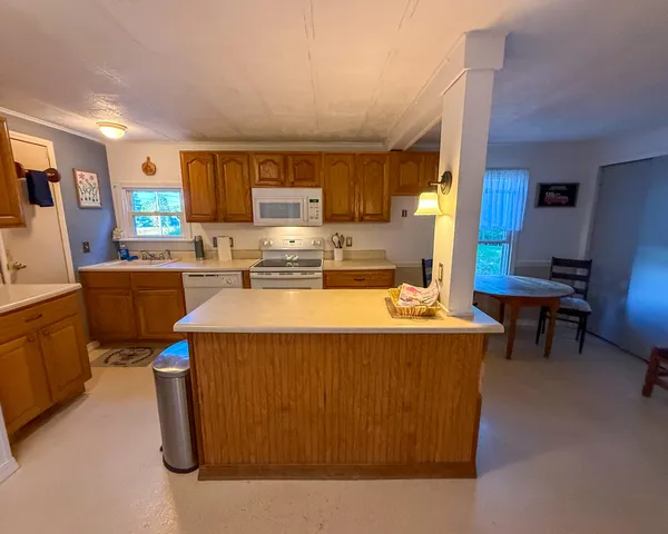 $180,000 | 190 West Franklin Road, Franklin, ME 04634