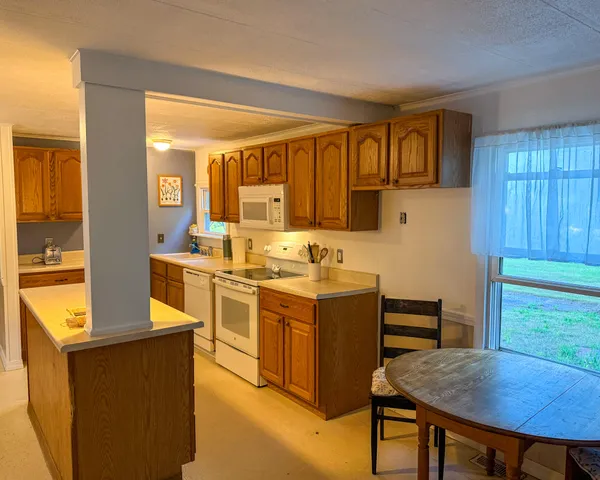 $180,000 | 190 West Franklin Road, Franklin, ME 04634