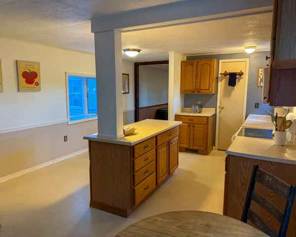 $180,000 | 190 West Franklin Road, Franklin, ME 04634