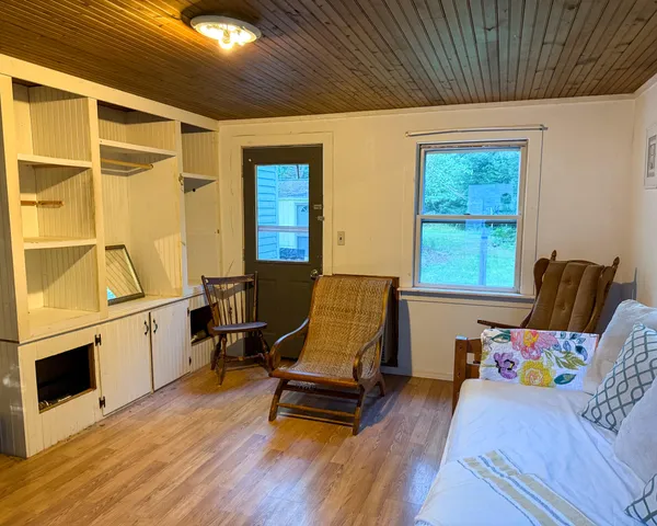 $180,000 | 190 West Franklin Road, Franklin, ME 04634