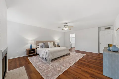 $179,000 | 9850 Pagewood Lane, Unit 1009, Houston, TX 77063