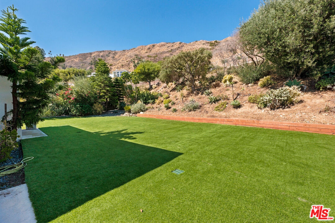 20345 Seaboard Road Malibu, CA 90265 - Photo 24 of 31 Gallery Image 24
