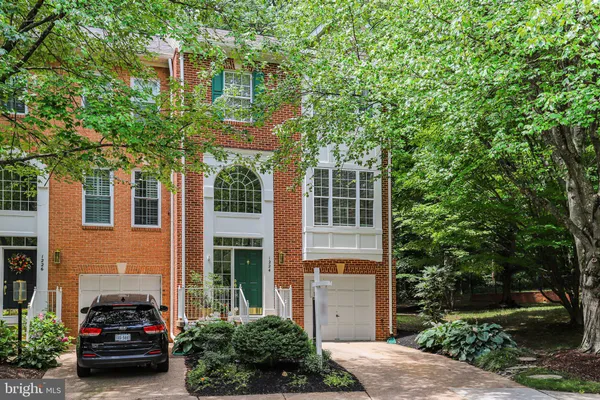 $877,000 | 1224 Wild Hawthorn Way, Reston, VA 20194