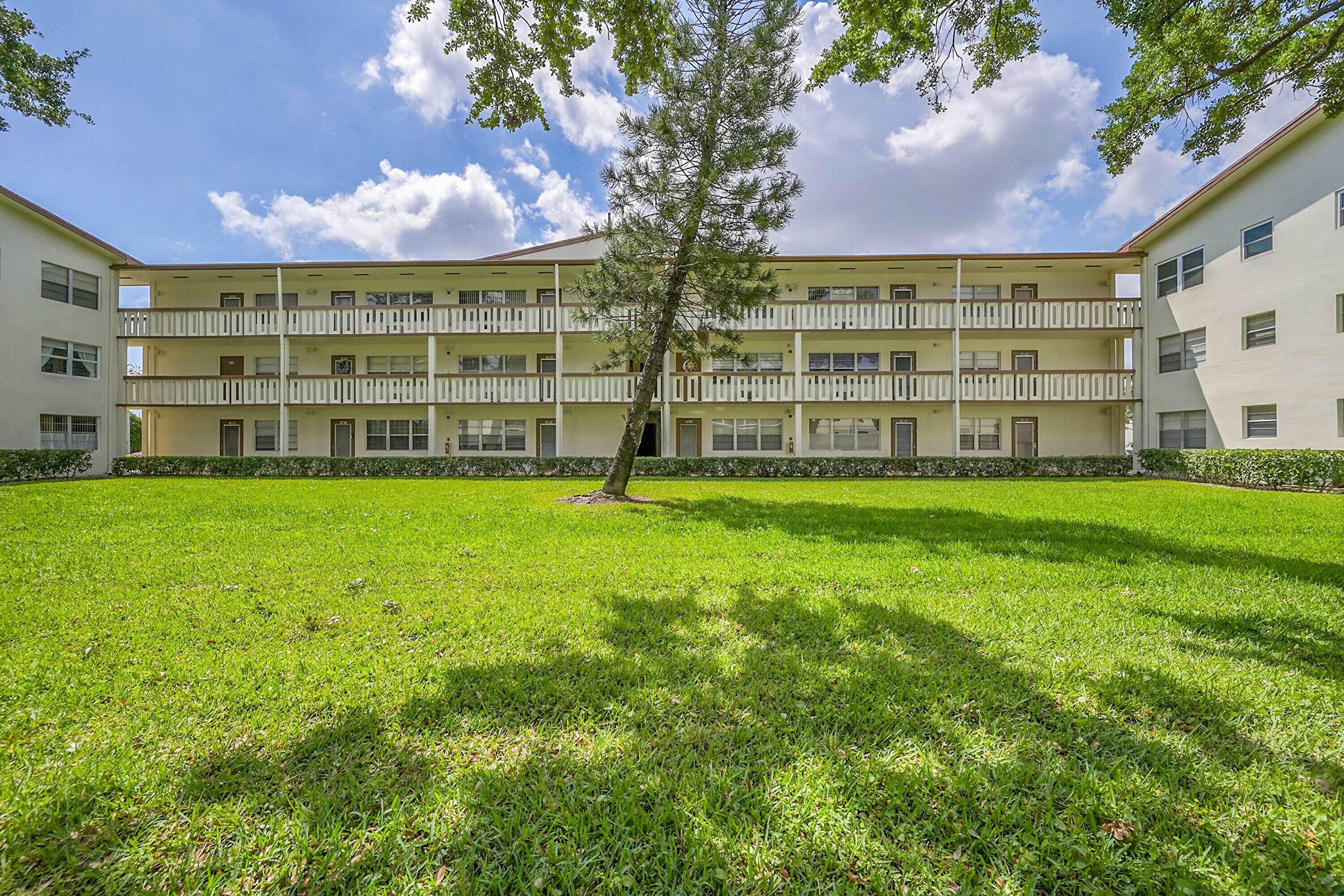 1043 Cornwall C Boca Raton, FL 33434 - Photo 1 of 23 1043 CORNWALL C