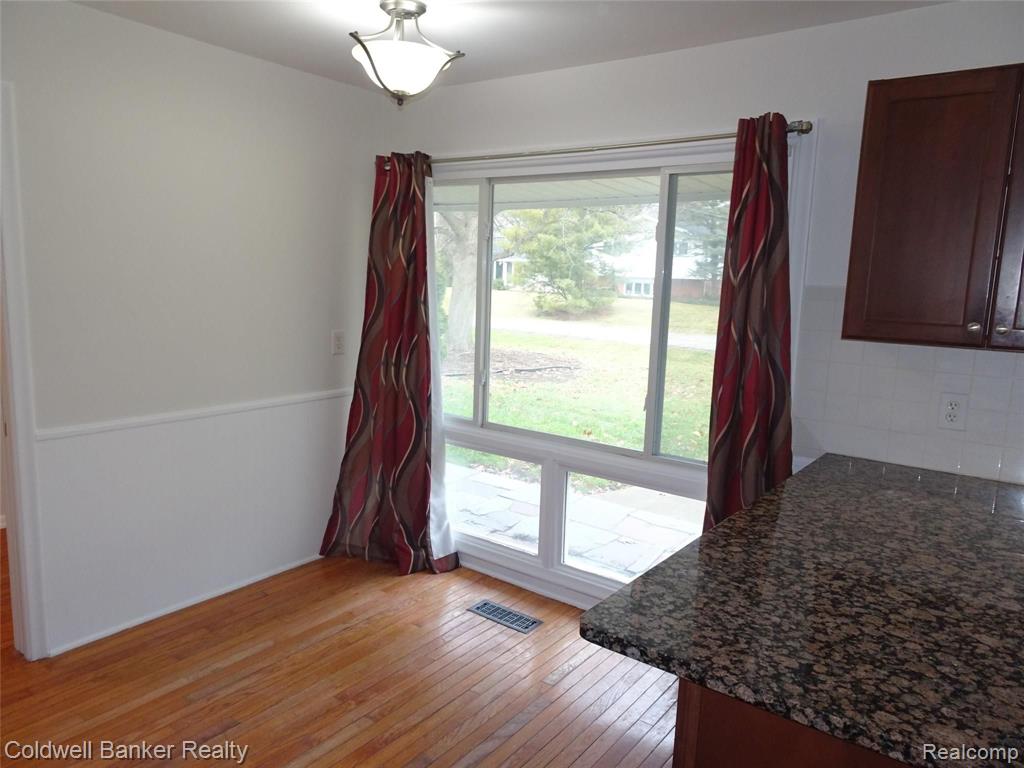 32015 Farmersville Road Farmington Hills, MI 48334 - Photo 19 of 57