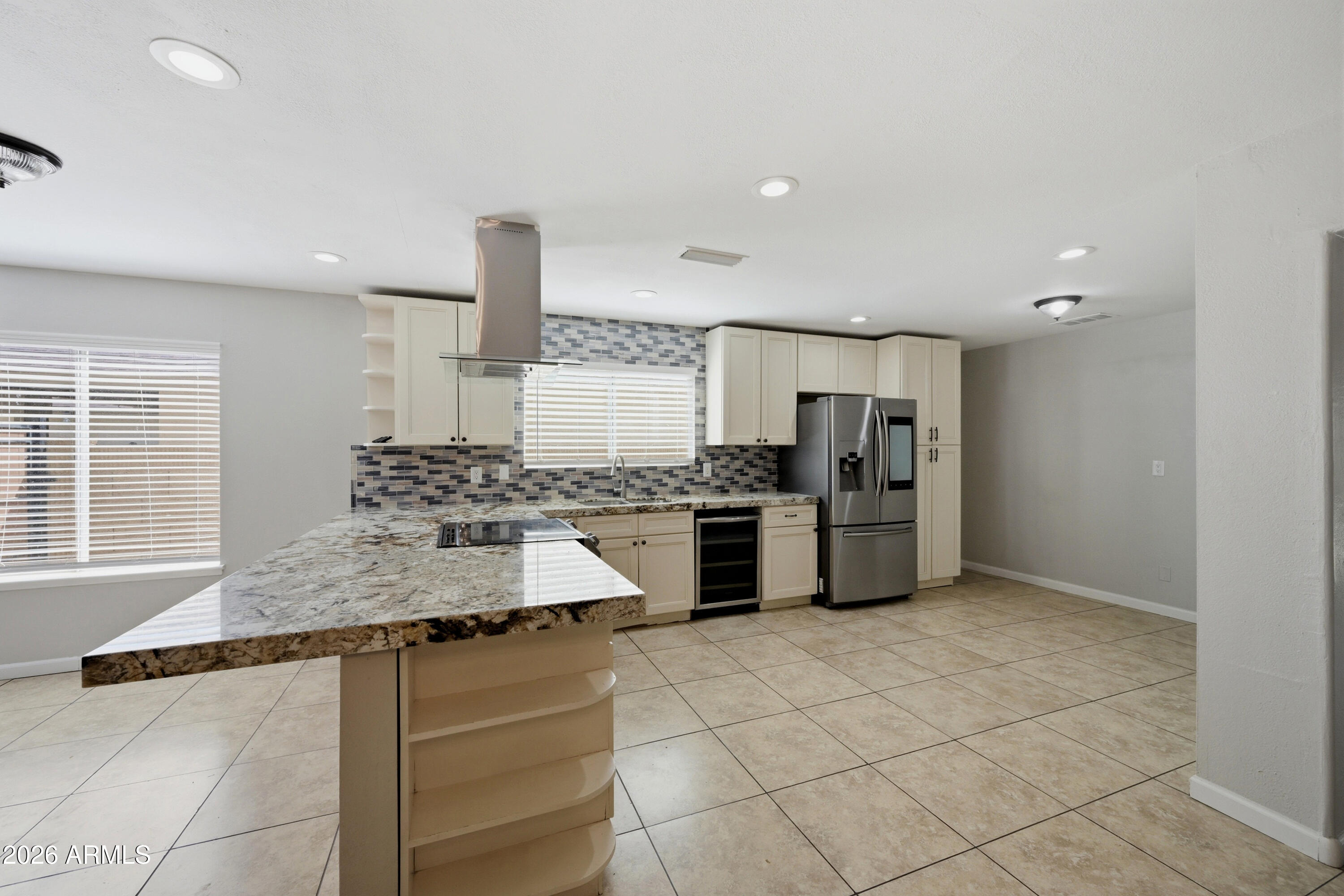 1651 East Apollo Road Phoenix, AZ 85042 - Photo 9 of 23 Kitchen