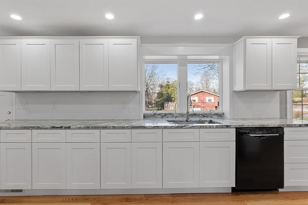 1 Ansie Road Chelmsford, MA 01824 - Photo 18 of 39