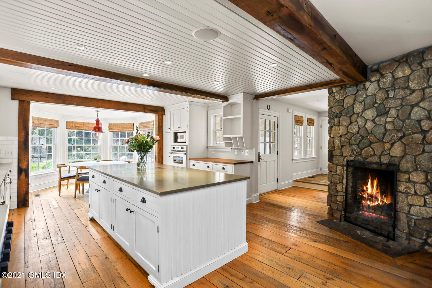 175 Cat Rock Road Cos Cob, CT 06807 - Photo 8 of 72 175 Cat Rock Rd Cos Cob CT-large-025-042