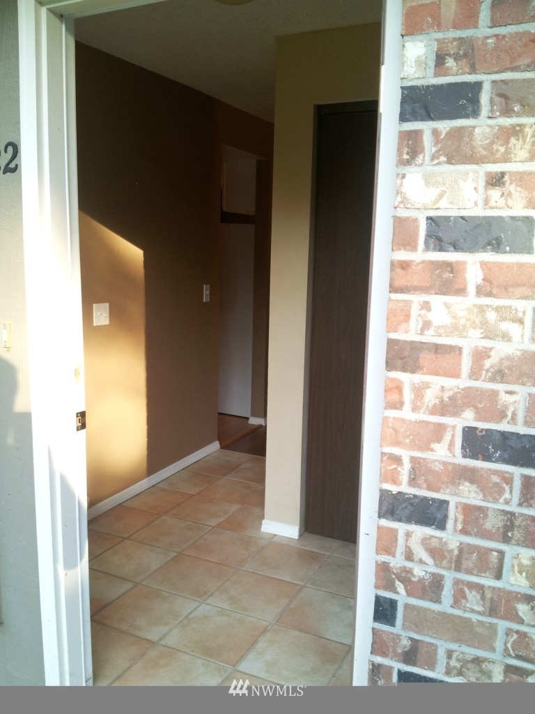 7411 Fairview Road Southwest, Unit 22 Olympia, WA 98512 - Photo 3 of 23 Gallery Image 3