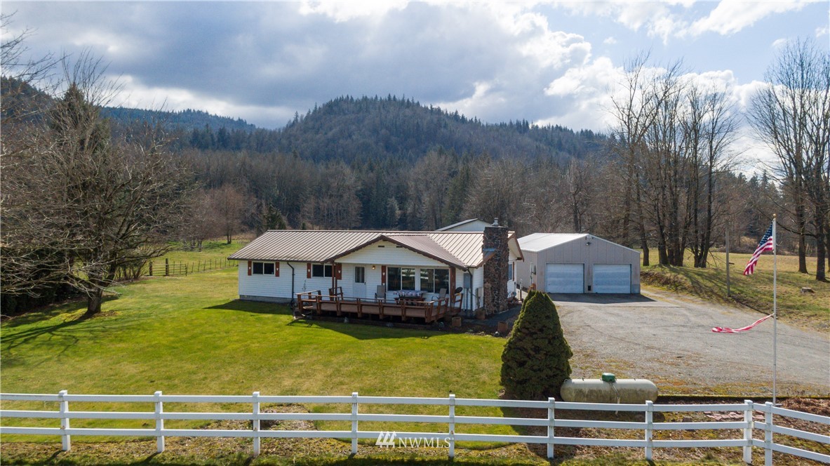4419 Minaker Road Sumas, WA 98295 - Photo 2 of 40