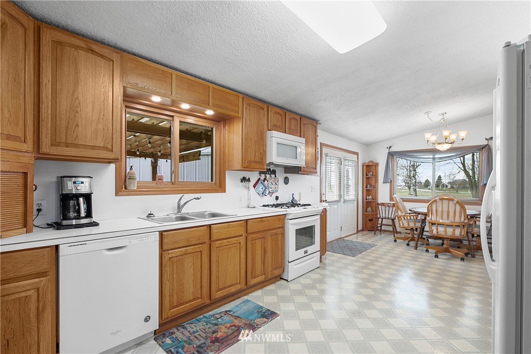 4419 Minaker Road Sumas, WA 98295 - Photo 16 of 40