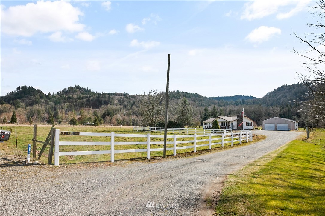 4419 Minaker Road Sumas, WA 98295 - Photo 3 of 40