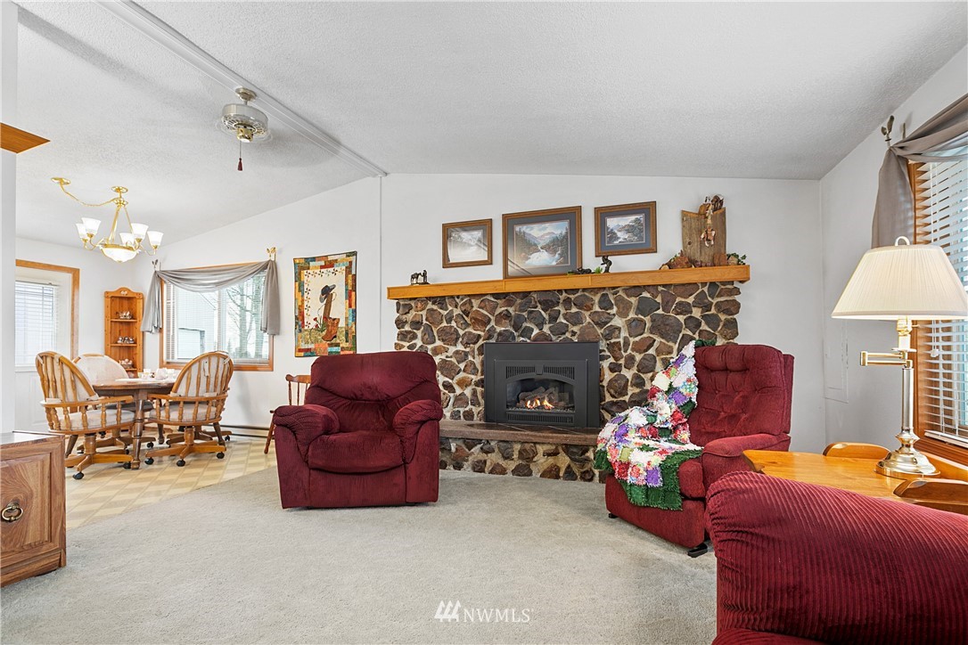 4419 Minaker Road Sumas, WA 98295 - Photo 9 of 40