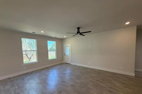 $2,100 | 5709 Barkridge Drive, Granbury, TX 76048
