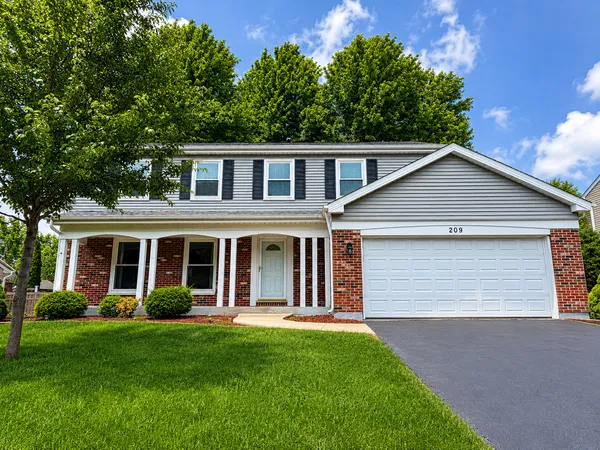 $3,300 | 209 Briarheath Lane, Naperville, IL 60565