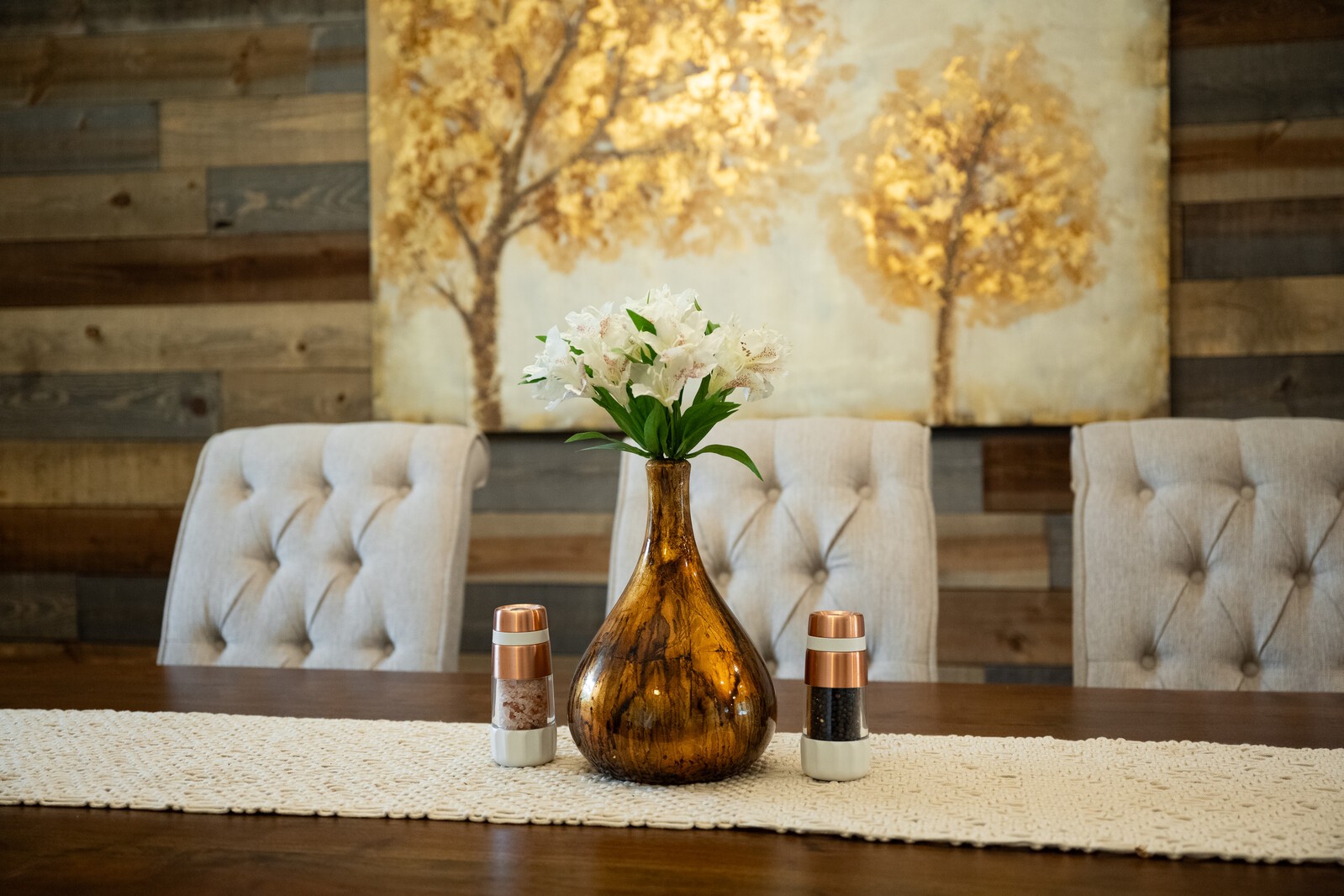 1123 Bramble Trail Murfreesboro, TN 37129 - Photo 11 of 60 a vase of flowers sitting on a table