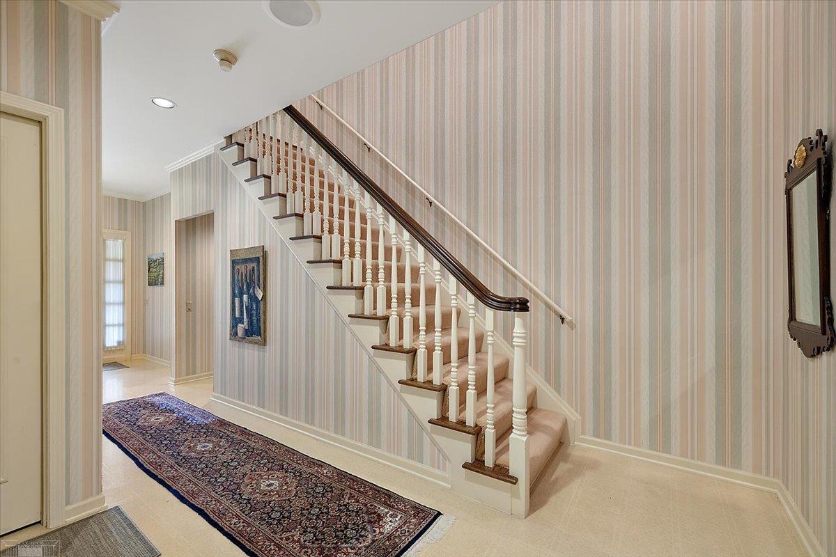 207 Lake Shore Road Grosse Pointe, MI 48236 - Photo 46 of 91