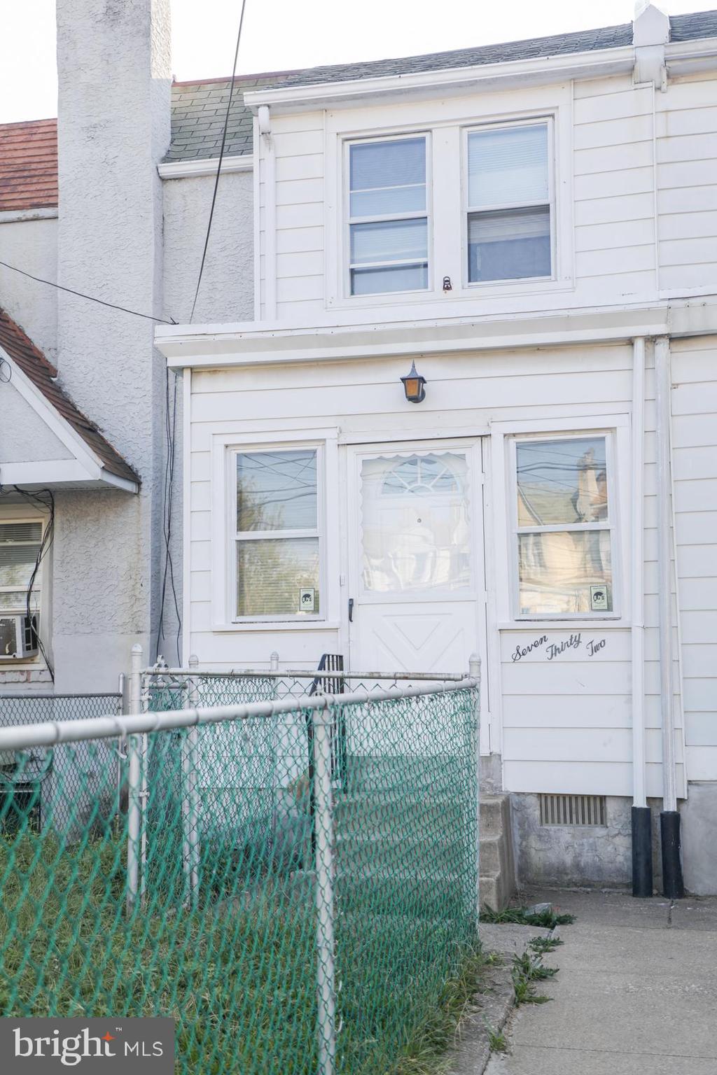732 Copley Road Upper Darby, PA 19082 - Photo 1 of 24