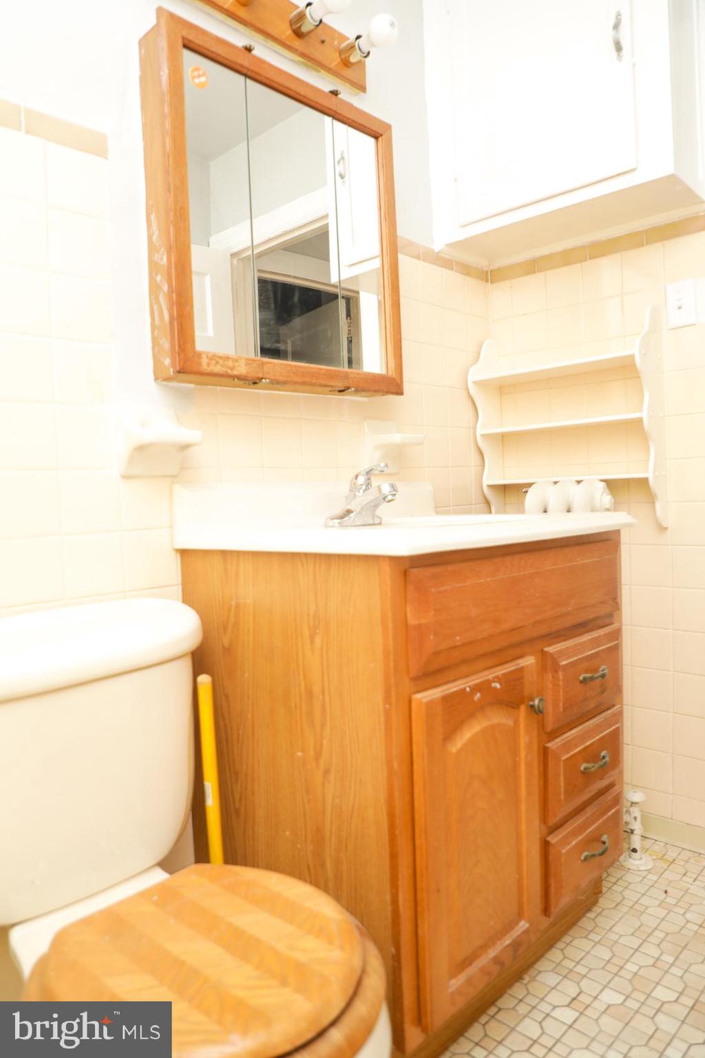 732 Copley Road Upper Darby, PA 19082 - Photo 17 of 24
