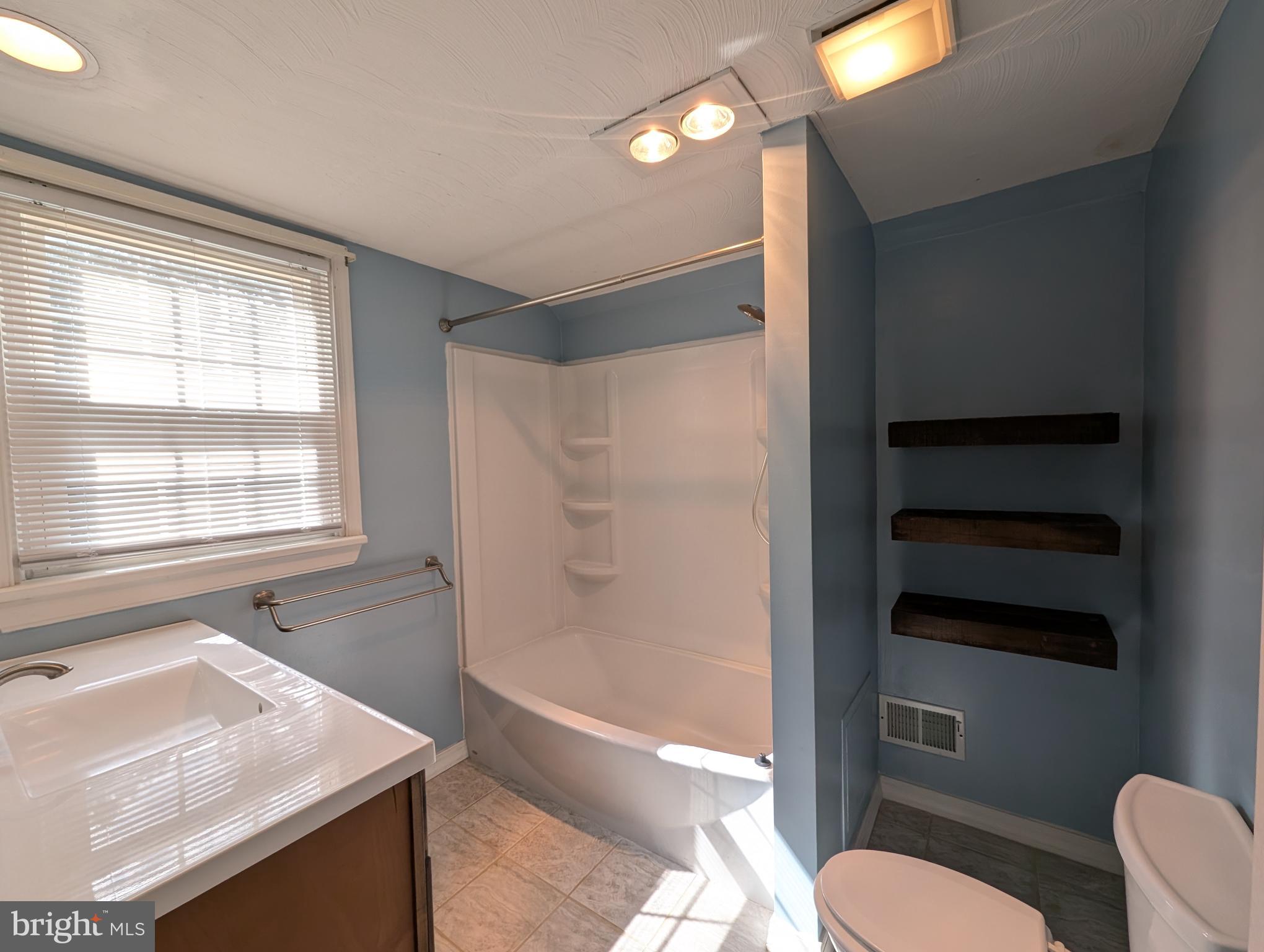 55 Iron Springs Road Fairfield, PA 17320 - Photo 32 of 44 2nd Floor Full Bath