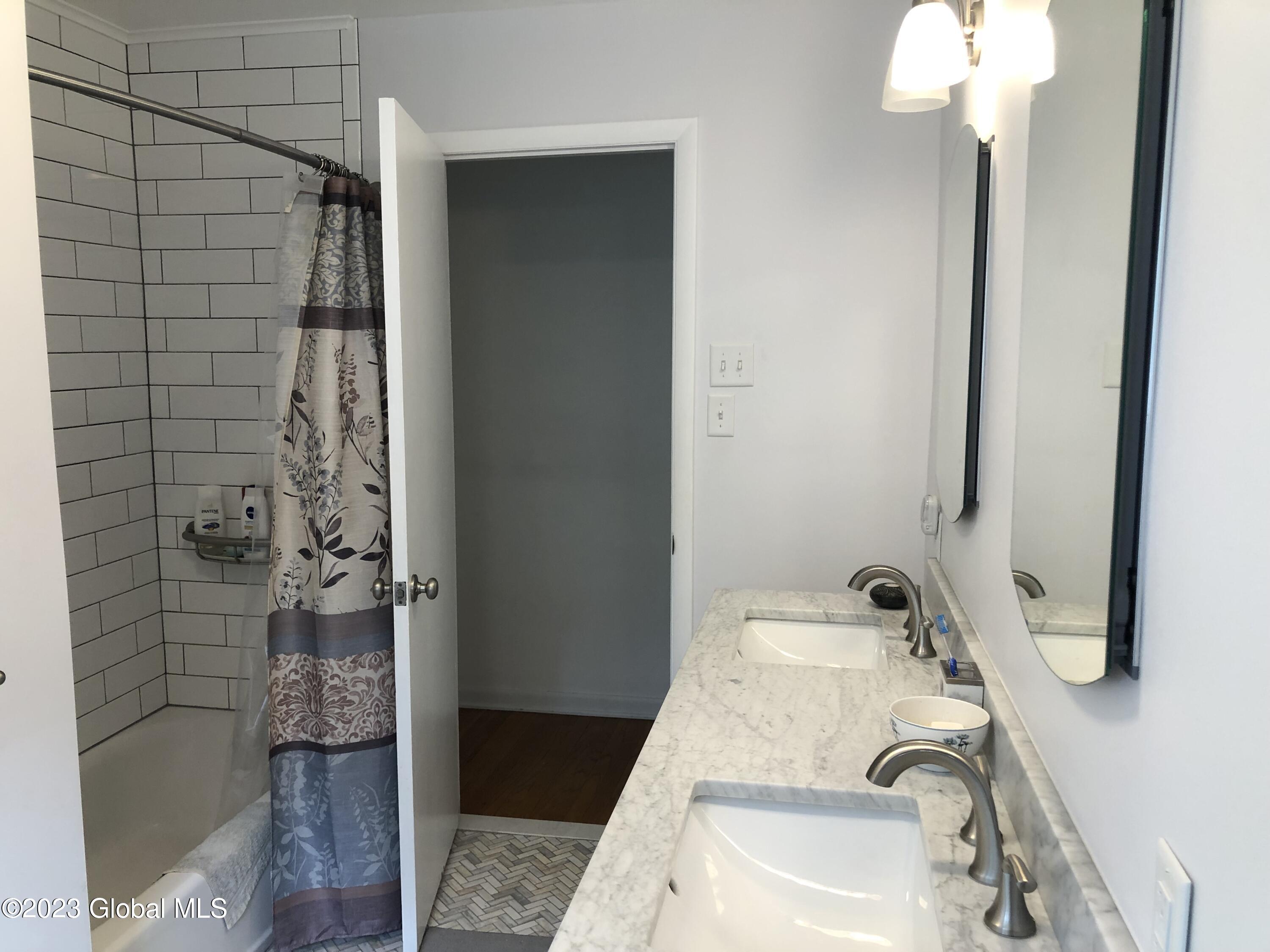 825 Warner Road Niskayuna, NY 12309 - Photo 13 of 22 IMG_6251