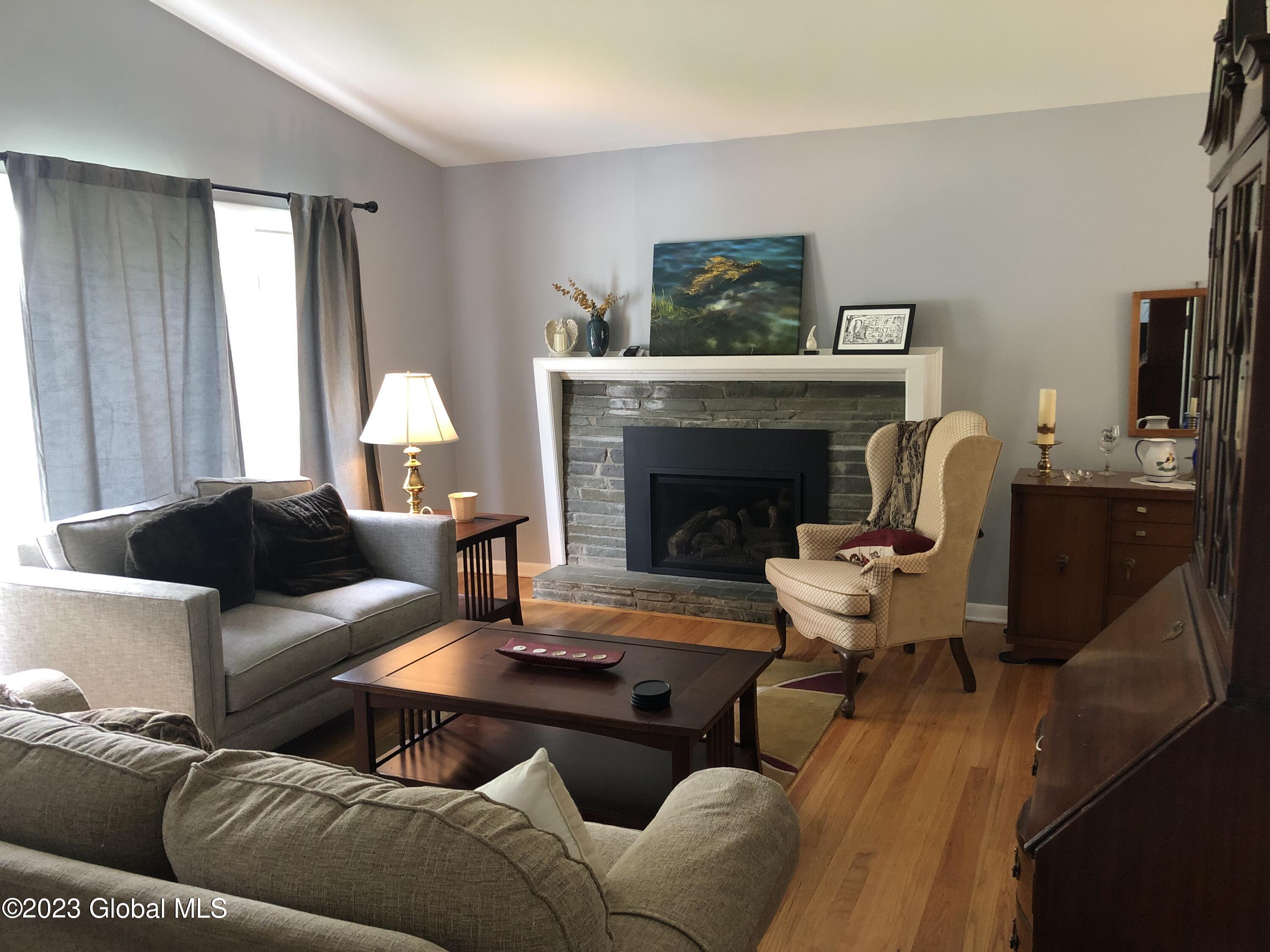 825 Warner Road Niskayuna, NY 12309 - Photo 3 of 22 IMG_6246