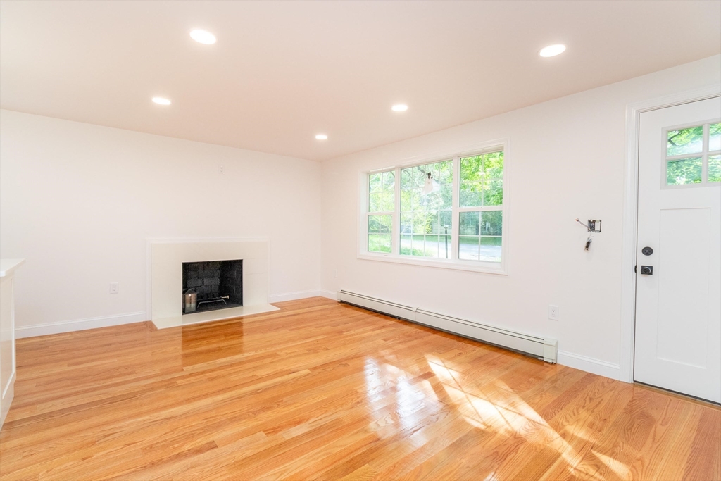 24 Vernon Road Medway, MA 02053 - Photo 6 of 15