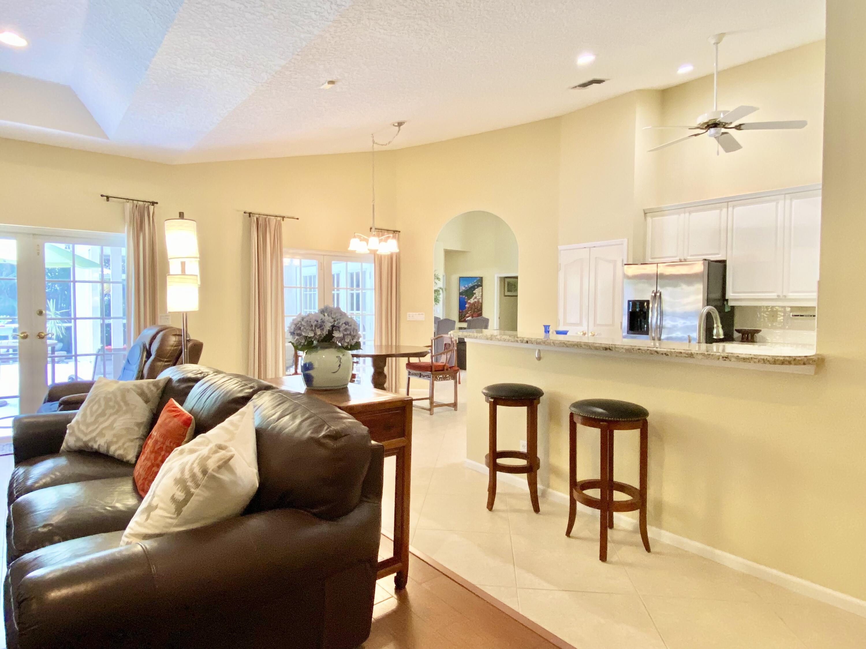 19165 Tamara Lane Jupiter, FL 33458 - Photo 28 of 53 Kitchen