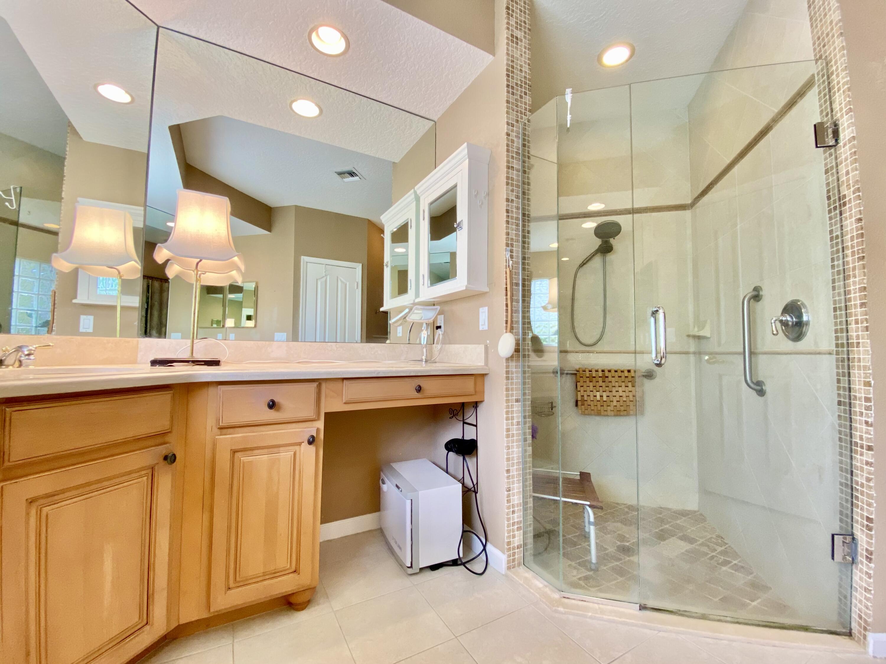 19165 Tamara Lane Jupiter, FL 33458 - Photo 33 of 53 Bath 1