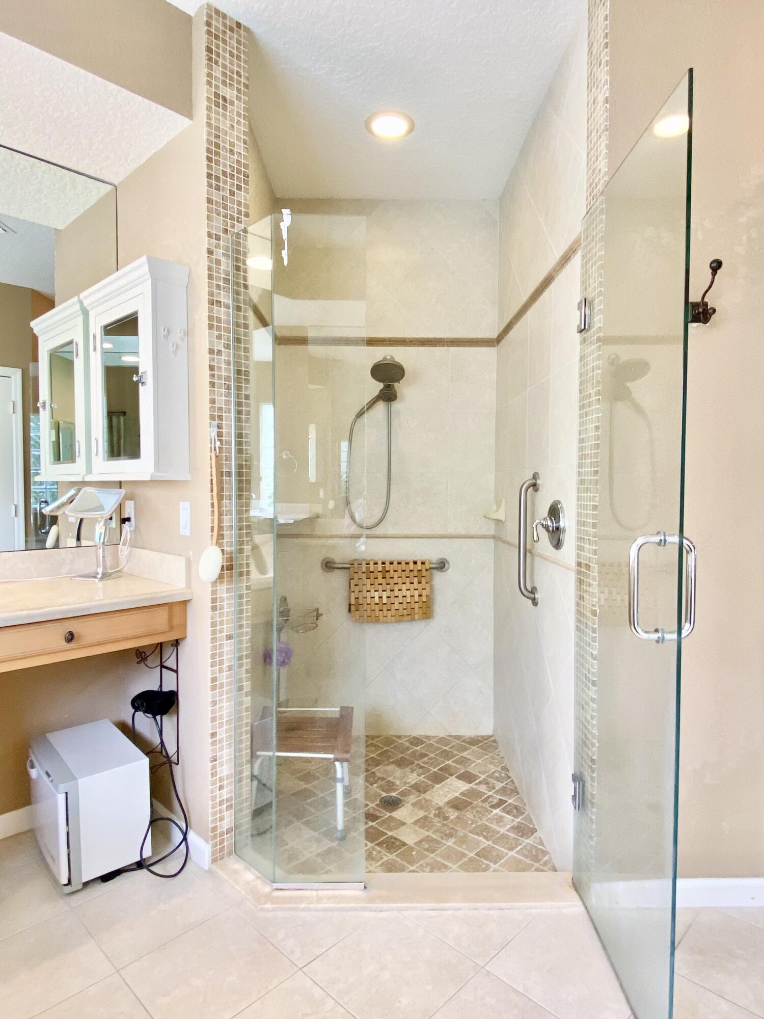 19165 Tamara Lane Jupiter, FL 33458 - Photo 35 of 53 Bath 1