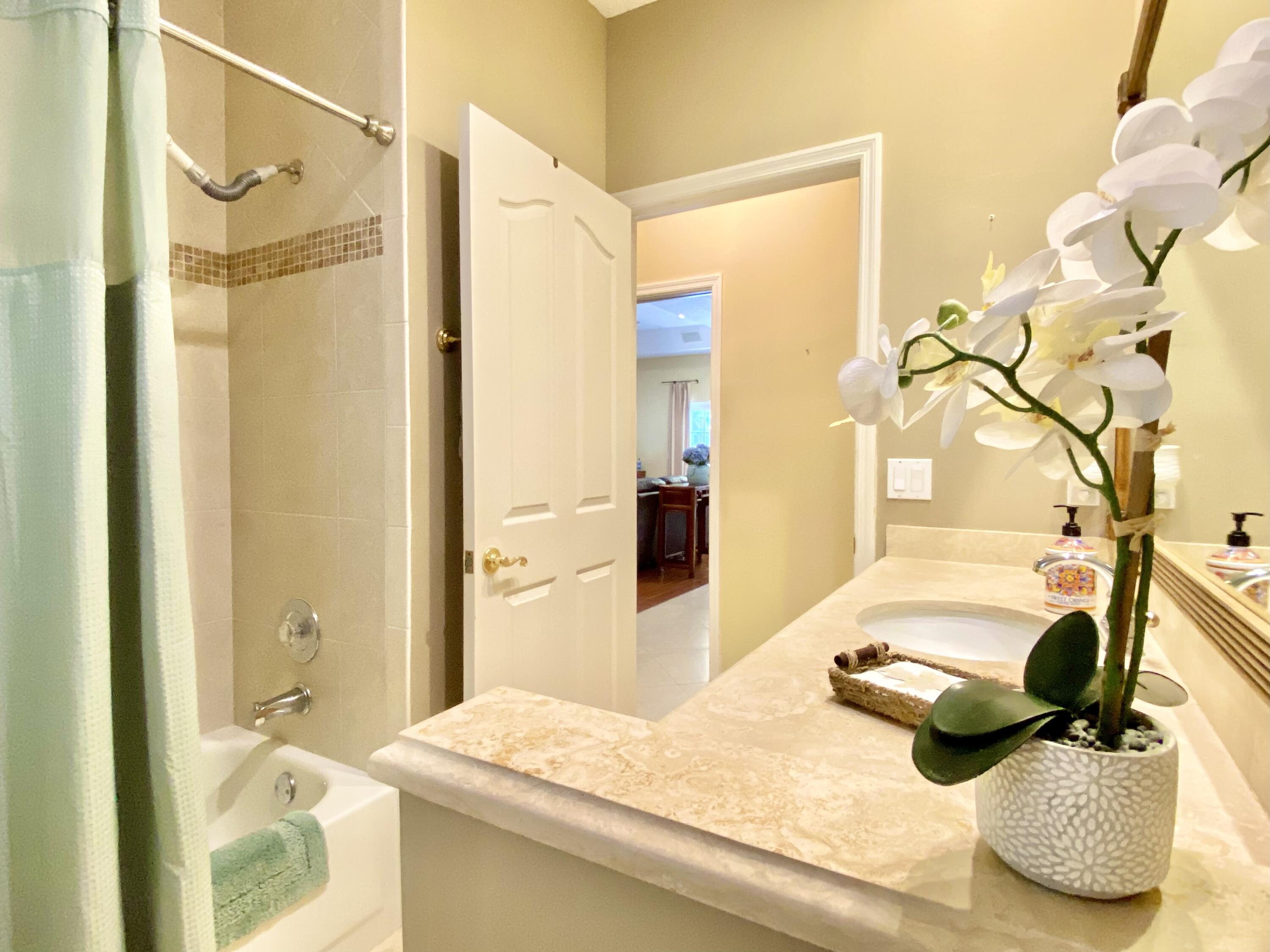 19165 Tamara Lane Jupiter, FL 33458 - Photo 45 of 53 Bath 2