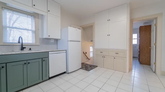 $2,200 | 1013 Merrillville Road, Crown Point, IN 46307