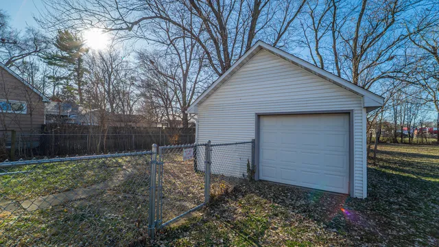 $2,200 | 1013 Merrillville Road, Crown Point, IN 46307