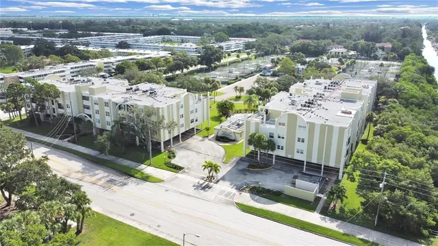 $2,250 | 4681 1st Street Northeast, Unit 209, St. Petersburg, FL 33703