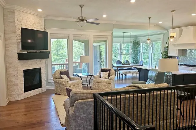 $729,900 | 420 Northwest Kaylea Court, Lee's Summit, MO 64081