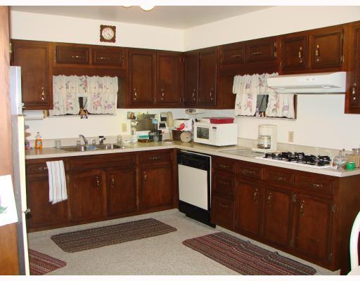 354 Center New Texas Road Plum, PA 15239 - Photo 7 of 16 Kitchen. Spacious kitchen includes a built in double oven, dishwasher and gas cook top