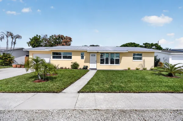 $559,000 | 19035 Southeast Southgate Drive, Jupiter, FL 33469