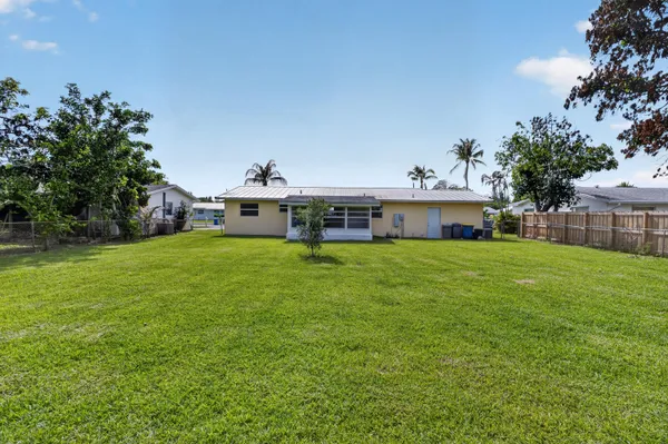 $559,000 | 19035 Southeast Southgate Drive, Jupiter, FL 33469