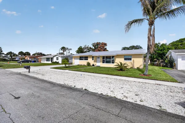 $559,000 | 19035 Southeast Southgate Drive, Jupiter, FL 33469