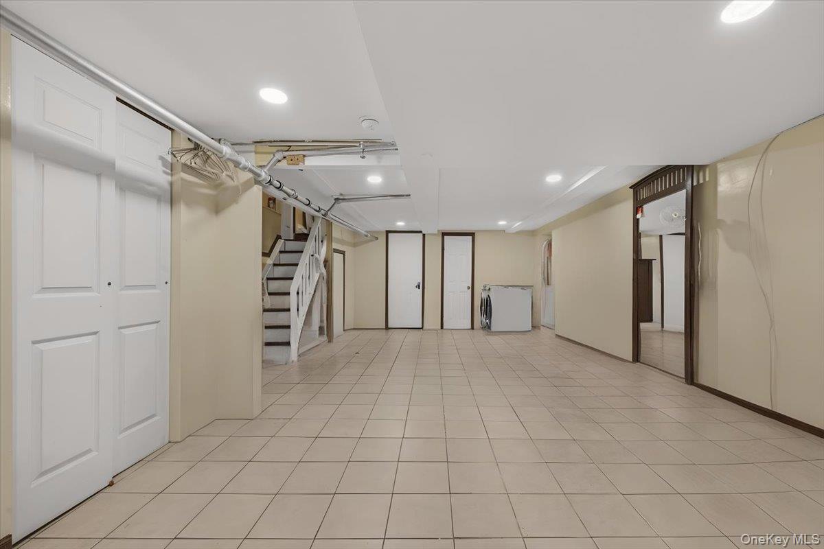 221-73 91st Road Queens, NY 11428 - Photo 12 of 33