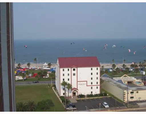 $189,500 | 715 South Upper Broadway, Unit 1103, Corpus Christi, TX 78401