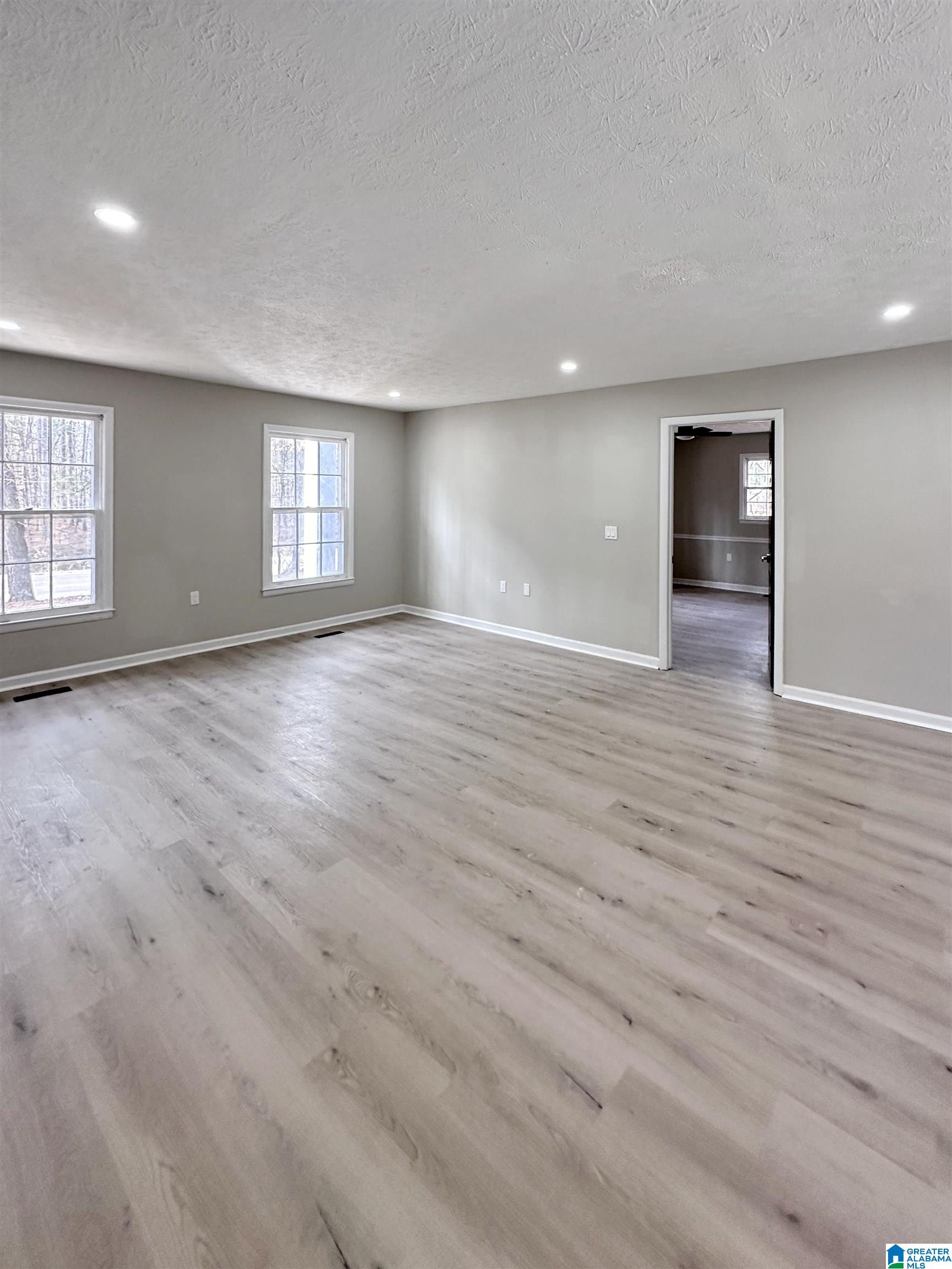 6103 Saks Road Anniston, AL 36206 - Photo 10 of 32