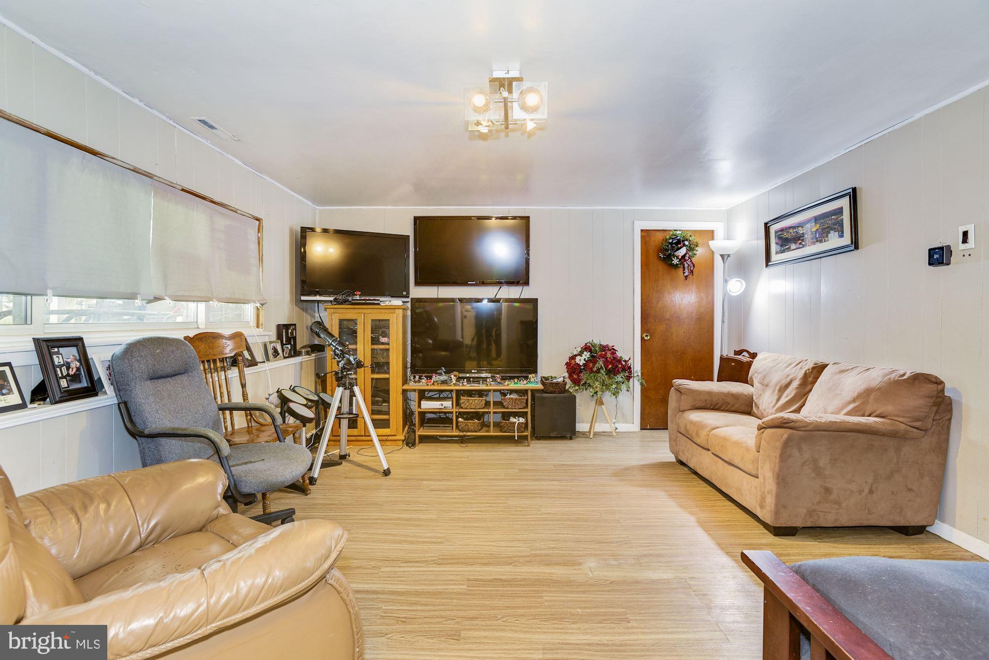 205 Ivy Road Beverly, NJ 08010 - Photo 15 of 34