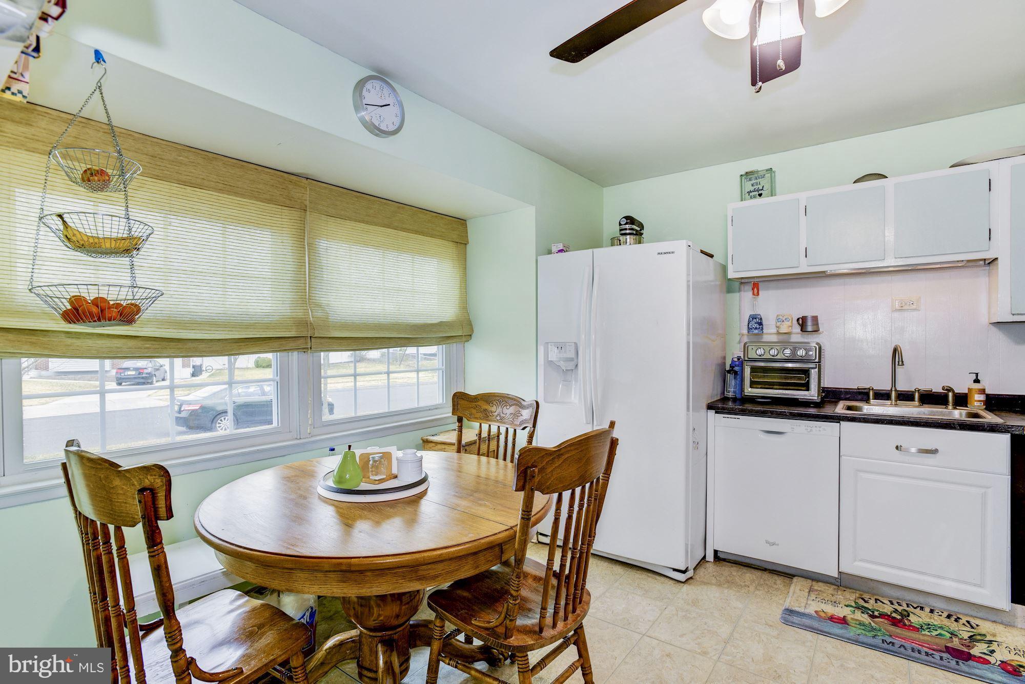 205 Ivy Road Beverly, NJ 08010 - Photo 9 of 34