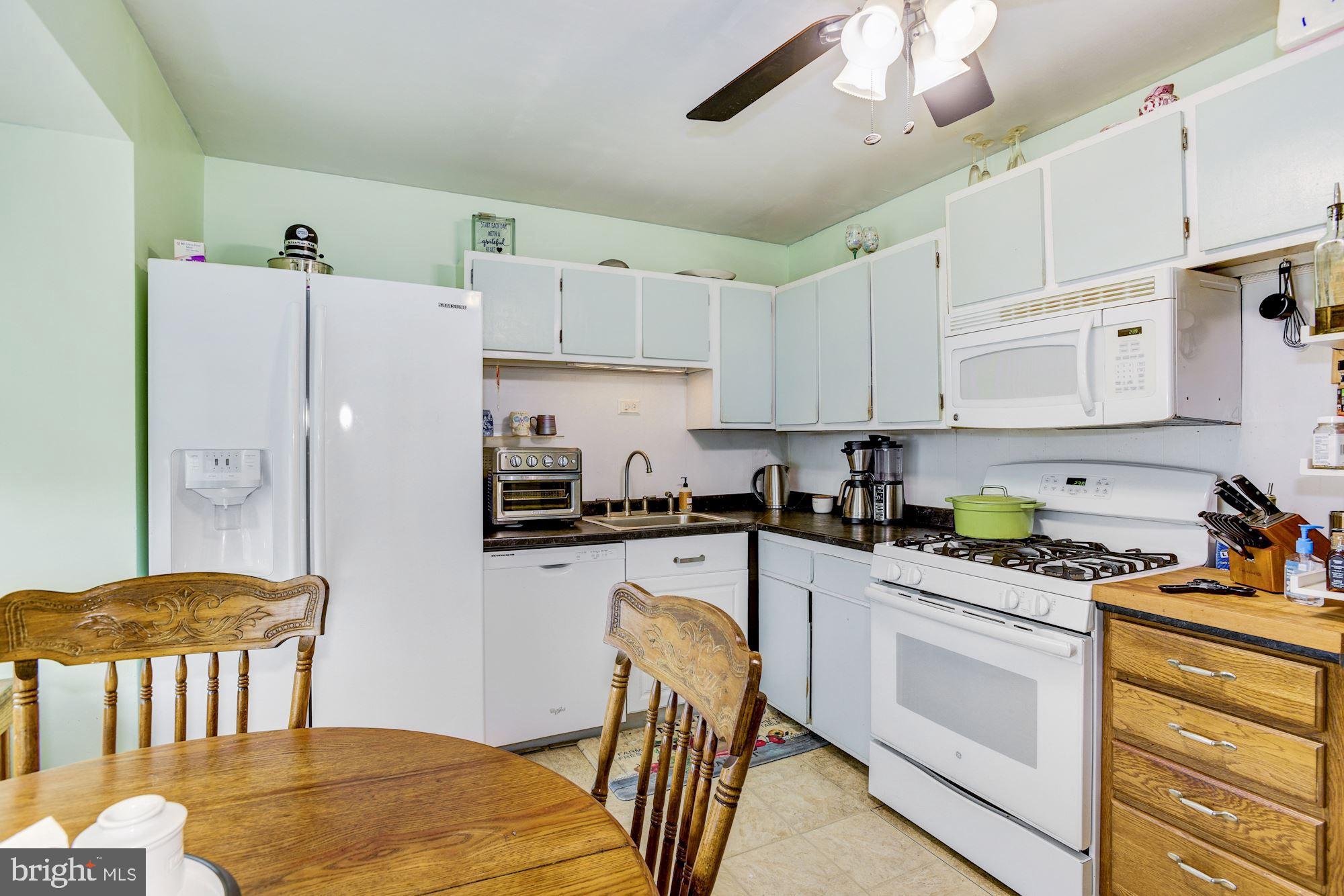 205 Ivy Road Beverly, NJ 08010 - Photo 10 of 34