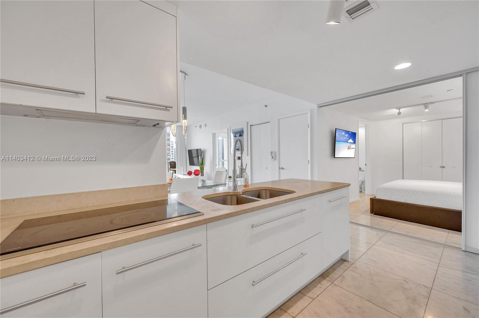 485 Brickell Avenue, Unit 2709 Miami, FL 33131 - Photo 15 of 22