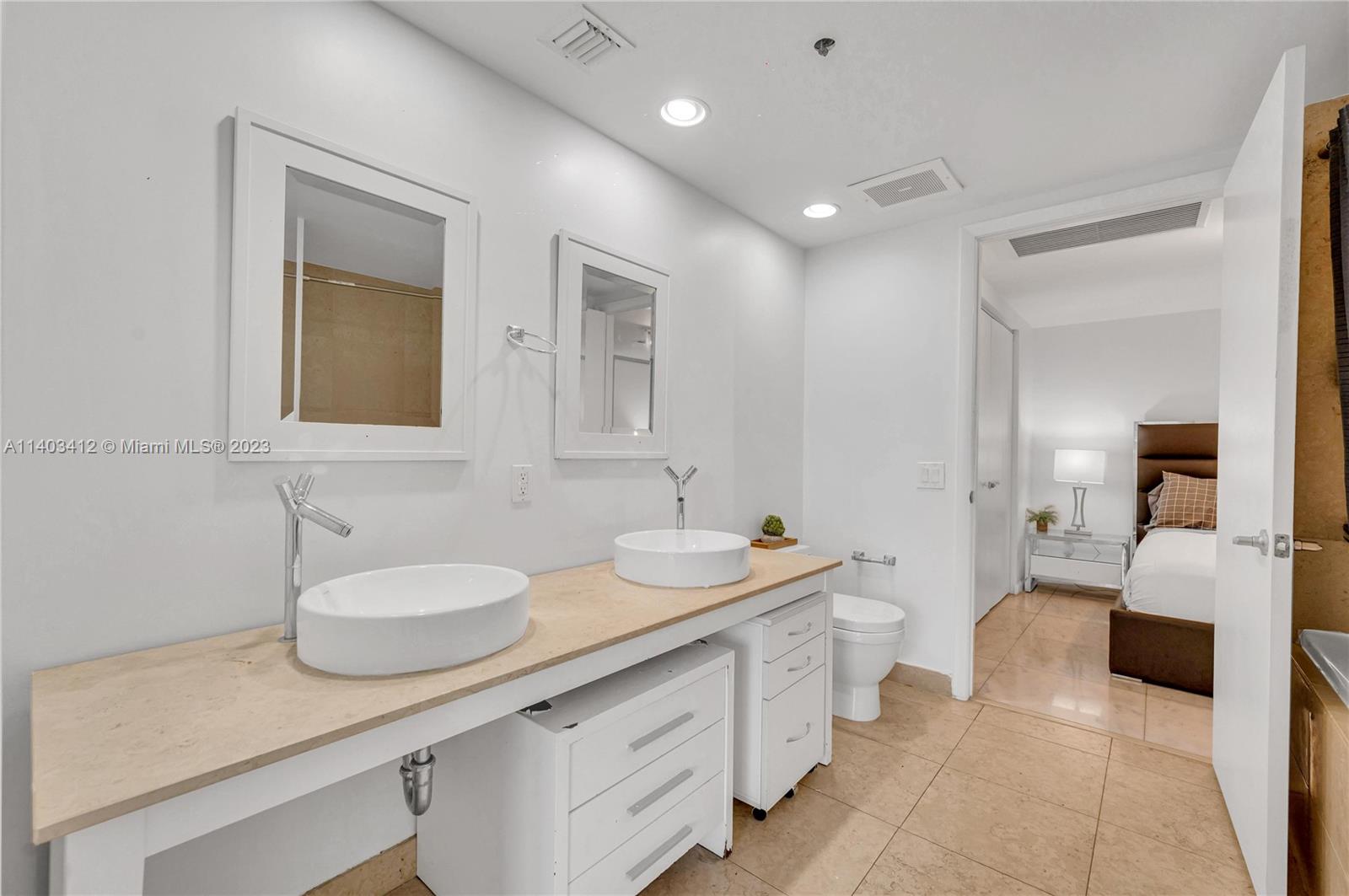 485 Brickell Avenue, Unit 2709 Miami, FL 33131 - Photo 19 of 22