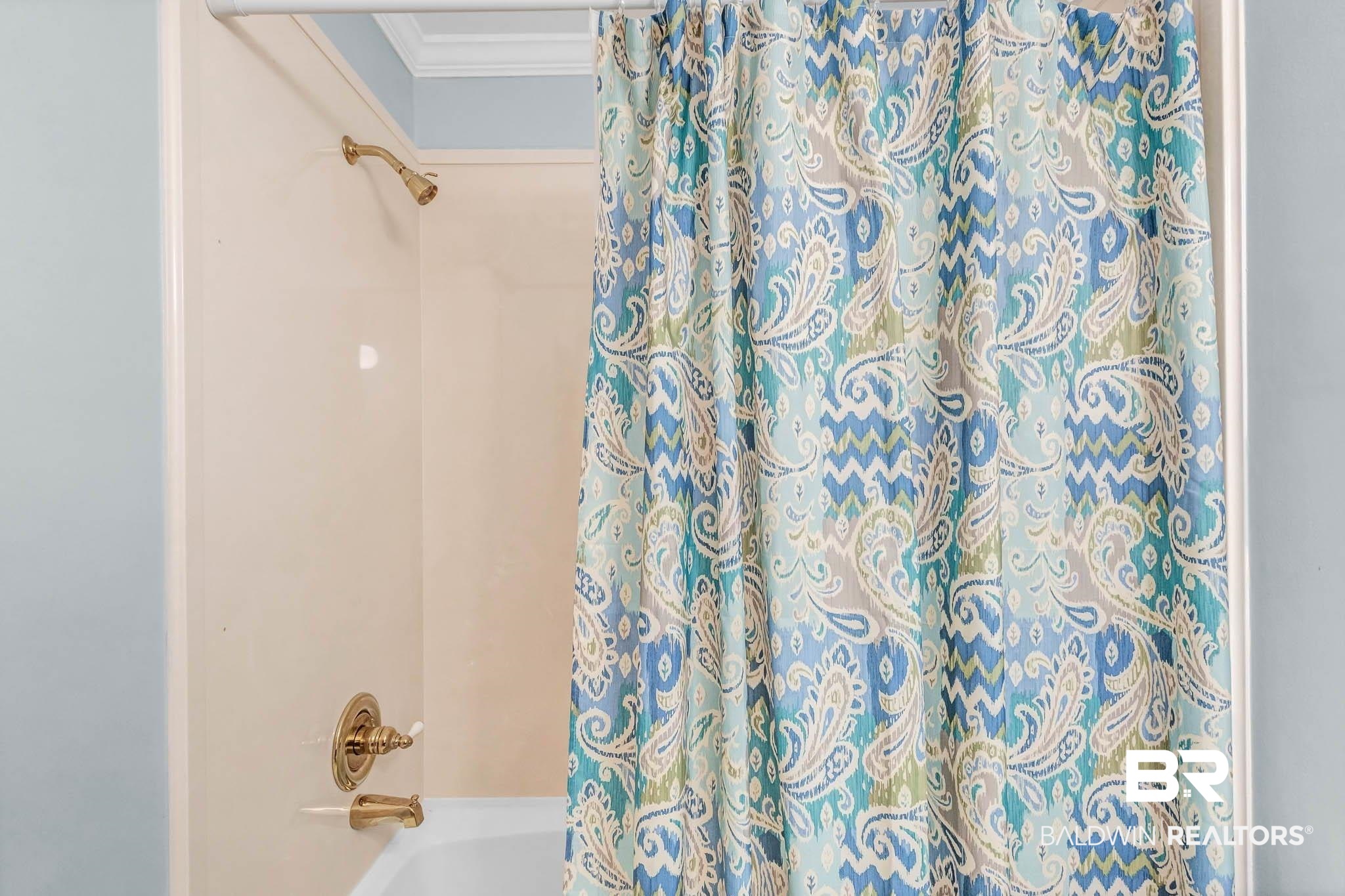 309 West Brandy Run Road Mobile, AL 36608 - Photo 58 of 100 Bathroom featuring ornamental molding and shower / bath combination with curtain