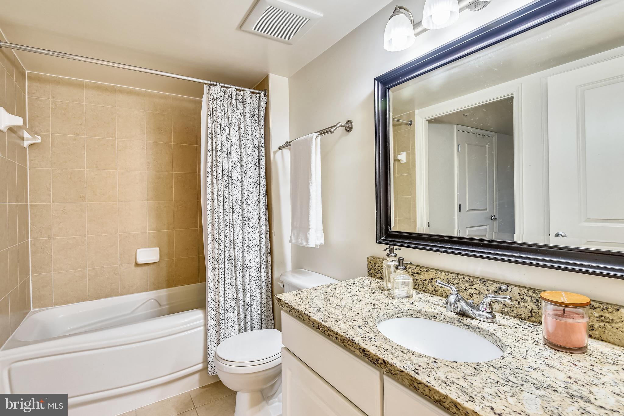 11800 Sunset Hills Road, Unit 712 Reston, VA 20190 - Photo 14 of 35 Full bath - lightly lived in